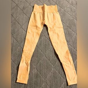 Gymshark Vital Seamless 2.0 Leggings in Yellow Marl (XS)